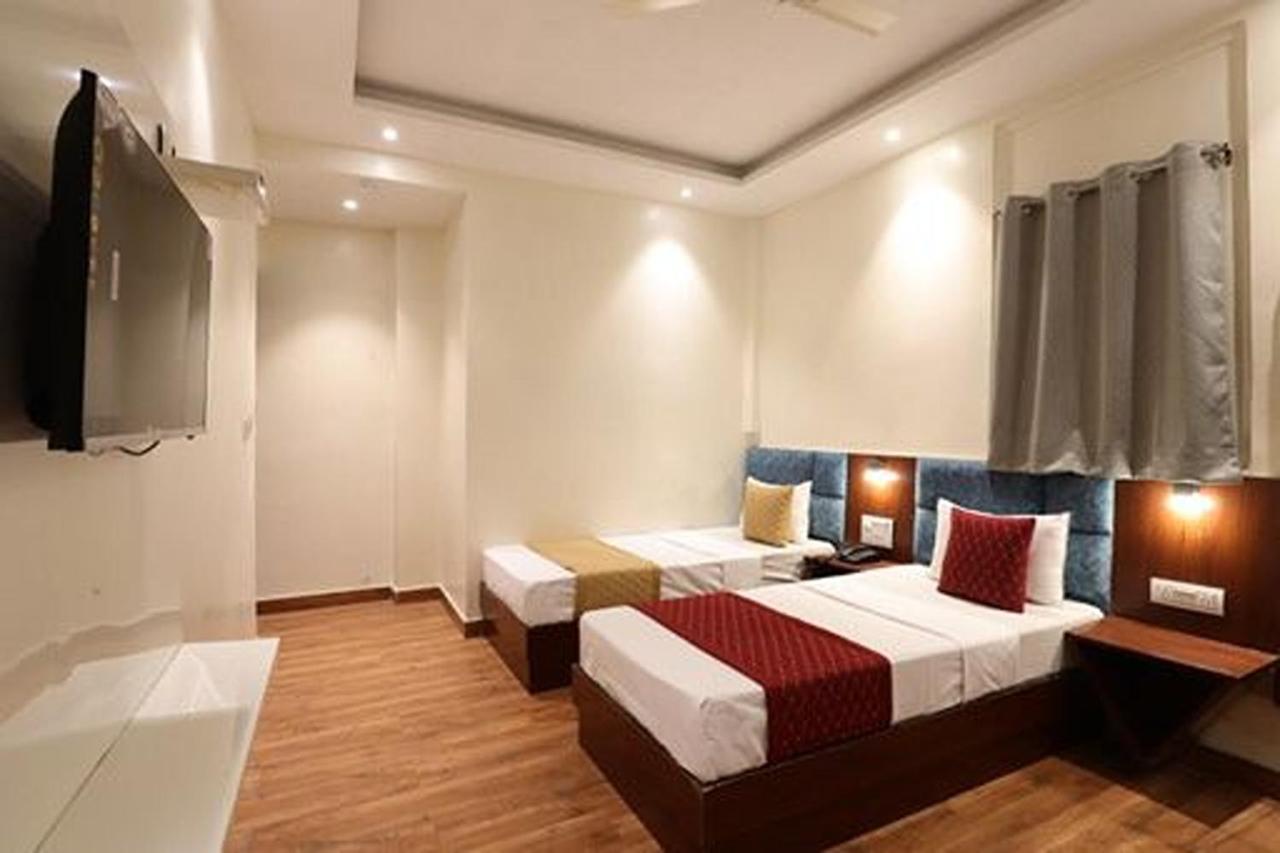 Amrit Hotel 뉴델리 외부 사진
