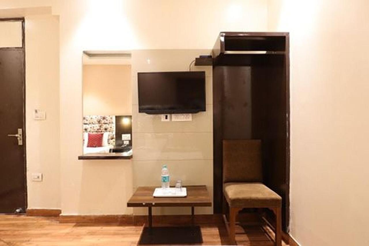 Amrit Hotel 뉴델리 외부 사진