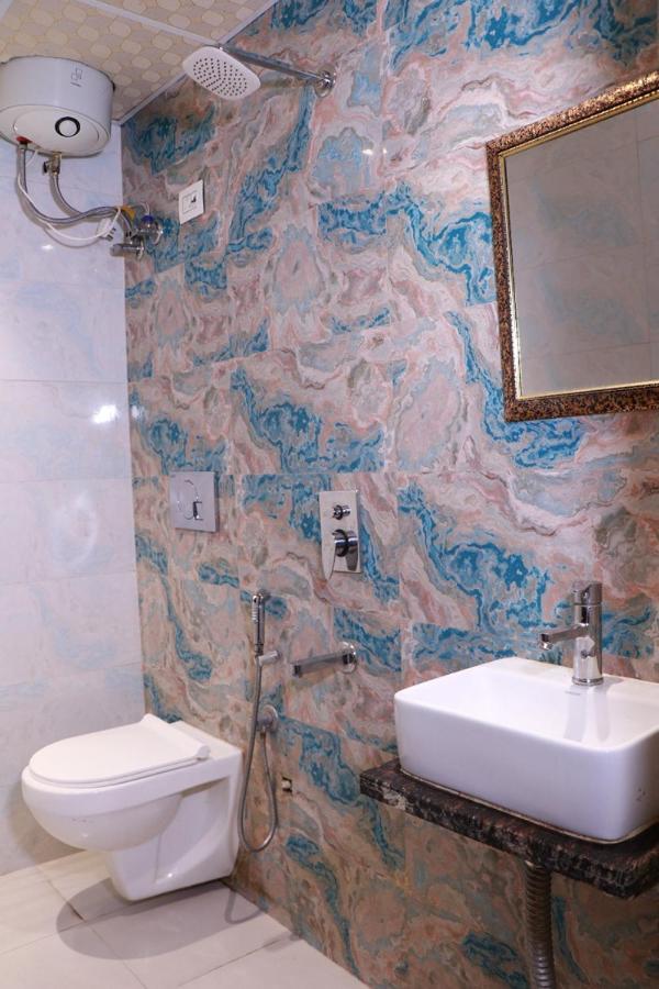 Amrit Hotel 뉴델리 외부 사진