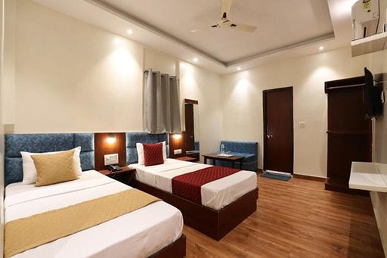 Amrit Hotel 뉴델리 외부 사진
